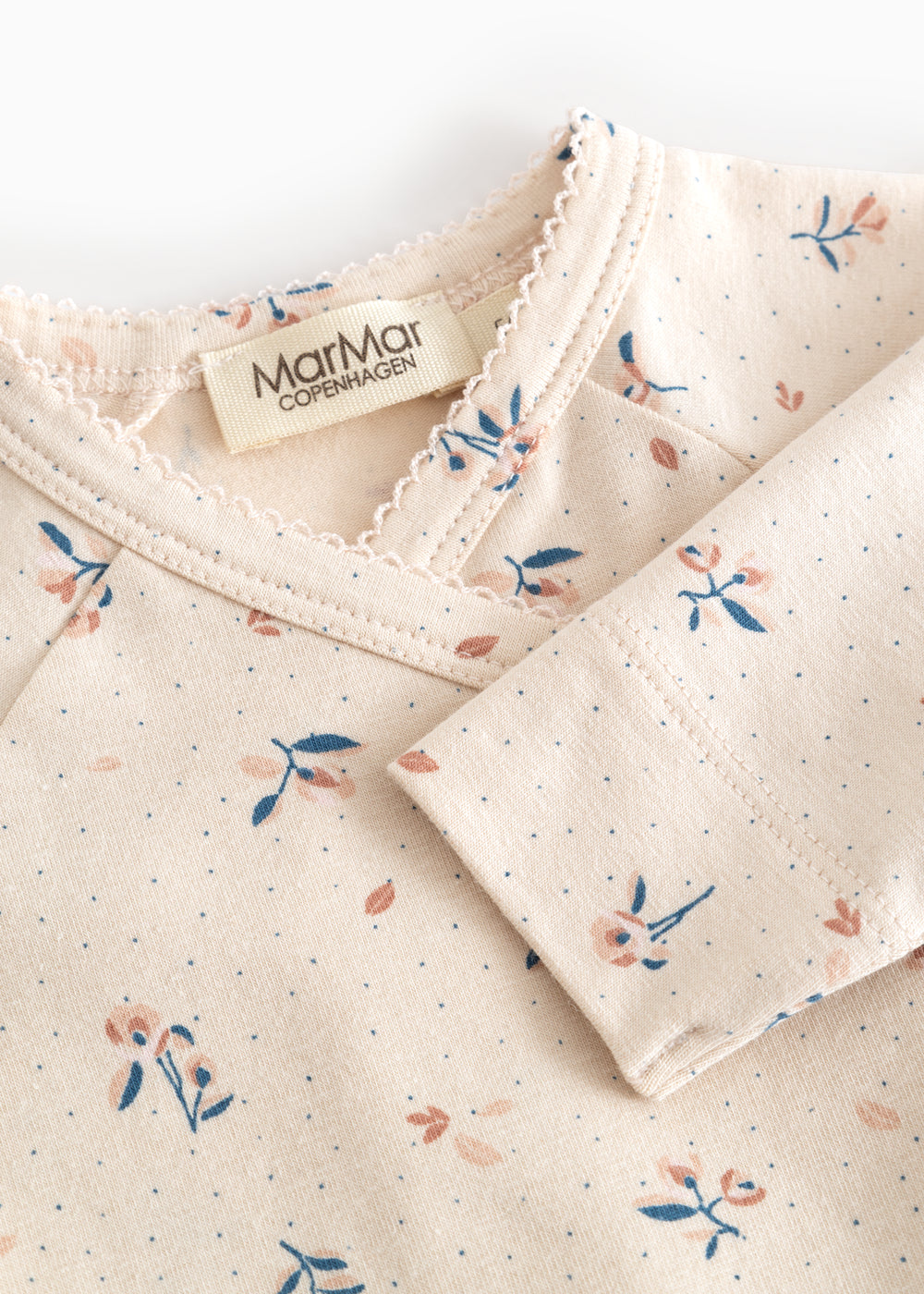 Belita body, Roses