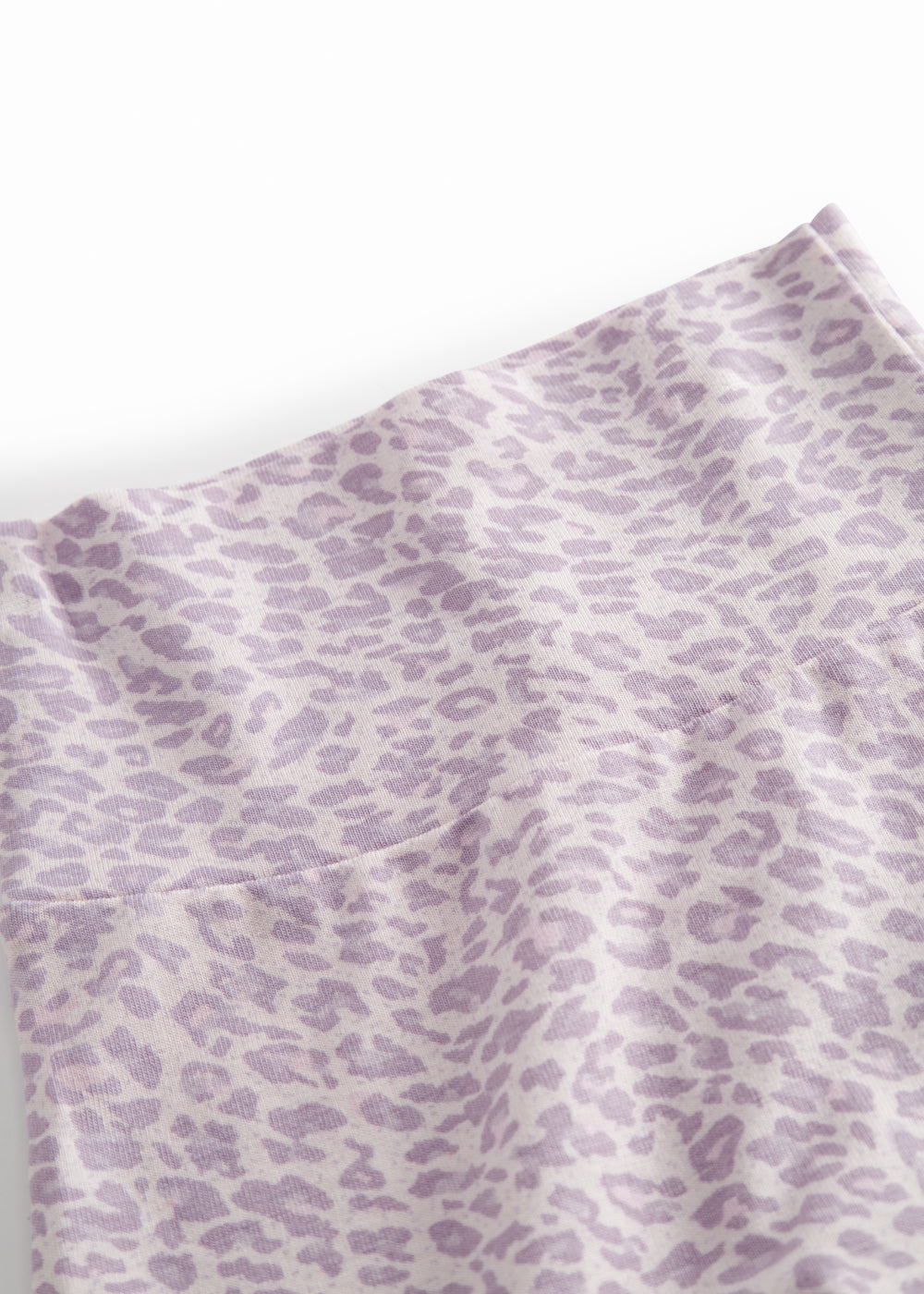 Piva buksur, Lilac Leo