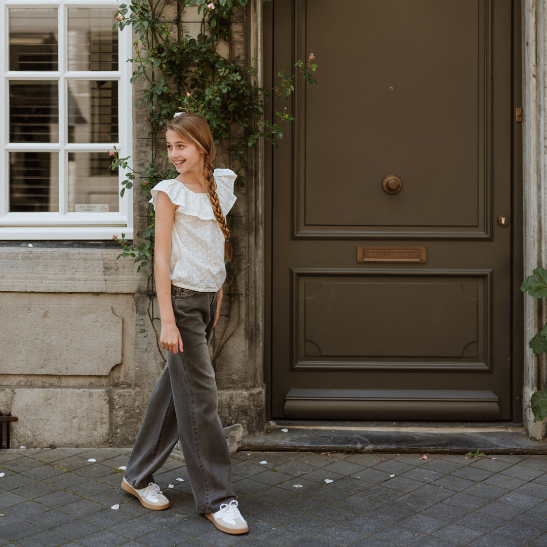 Toppur, Off White