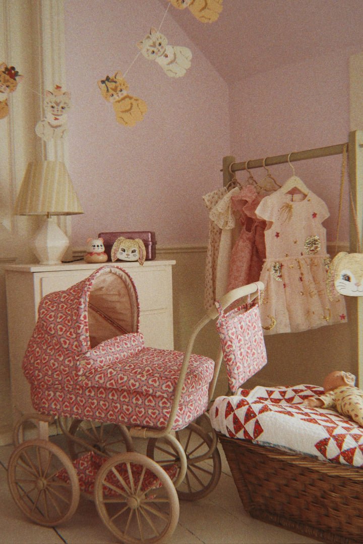 Minnie dukkuvognur, Felice Rose